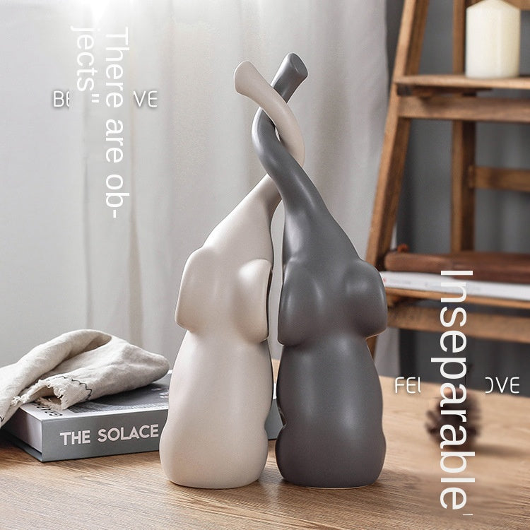 Romantic Couple Figurine – European Style Home Decor Ornament, Wine Cabinet Decoration & Valentine’s Day Gift
