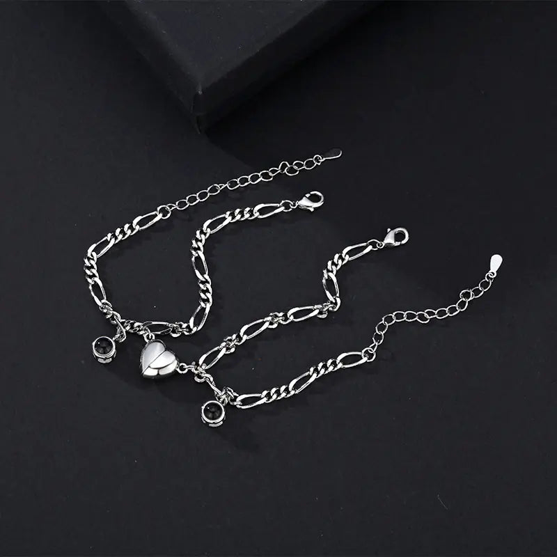Couple Bracelet Simple Projection in 100 Languages
